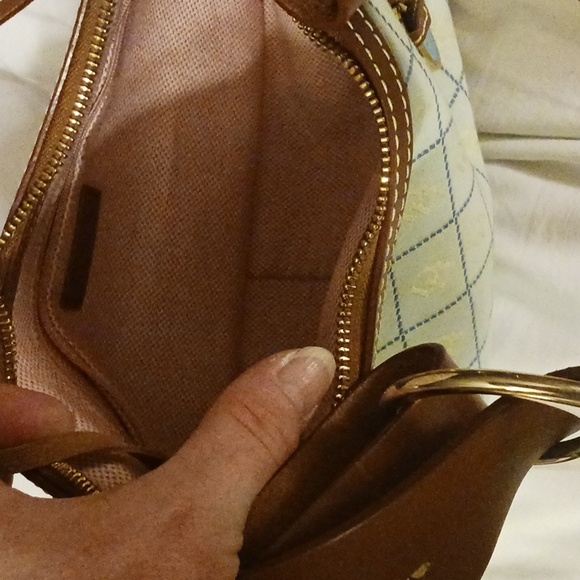 Dooney & Bourke Pale Green Hobo Crescent Bag/ Satchel ~ Very Gently Used - Picture 7 of 9